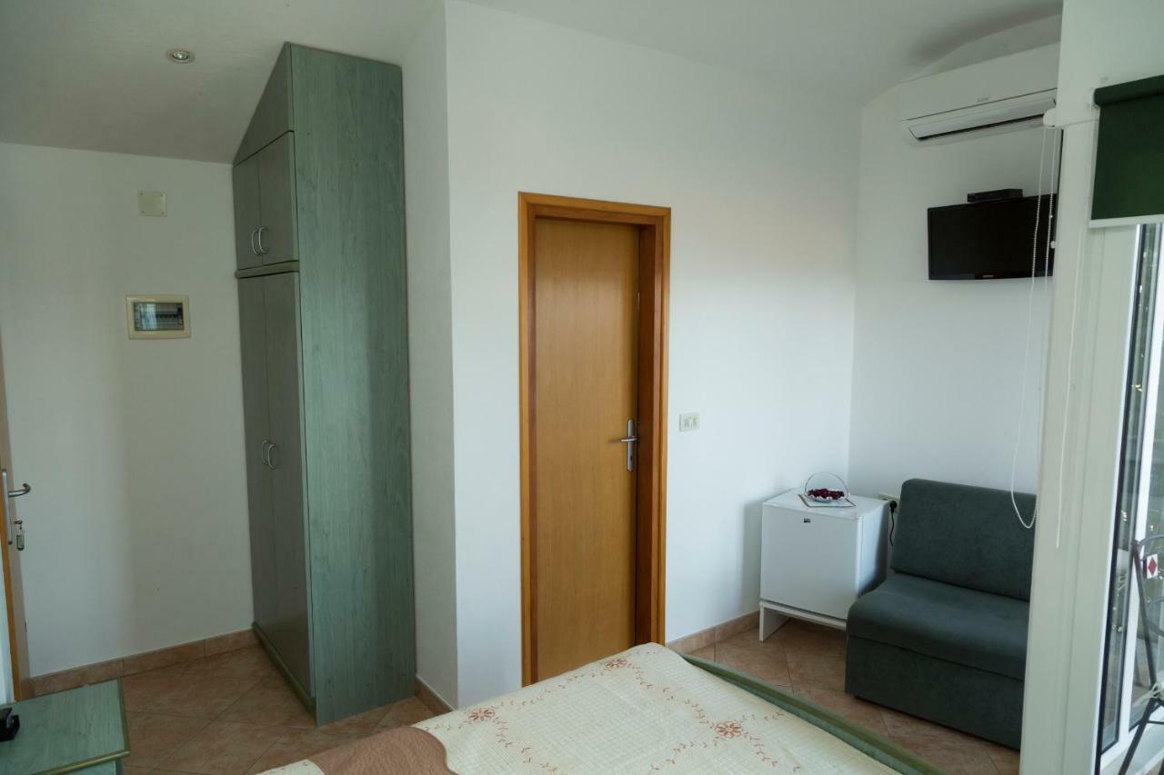 Apartments Tinka Brseč Exterior foto