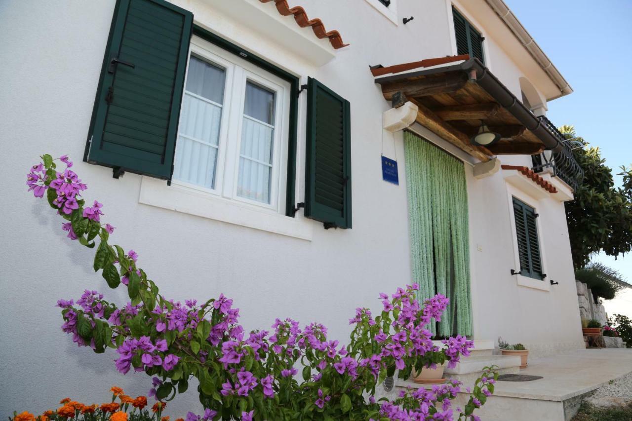 Apartments Tinka Brseč Exterior foto